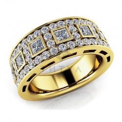 Обручальное кольцо из желтого золота с бриллиантами