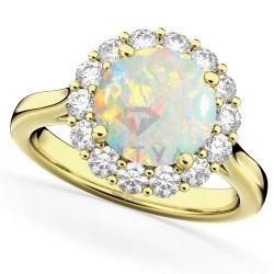 Помолвочное кольцо из желтого золота с опалом и бриллиантом