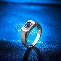 Мужское кольцо из белого золота с сапфиром, бриллиантами