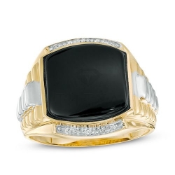 Мужское кольцо из желтого золота с ониксом