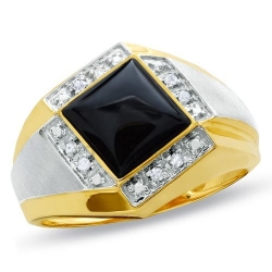 Мужское кольцо из комбинированного золота с ониксом и бриллиантом